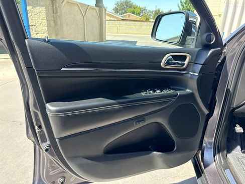 Used 2015 Jeep Grand Cherokee Limited w/ Luxury Group II RWD image 18