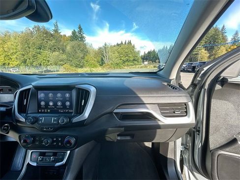 Used 2023 GMC Terrain SLT image 28
