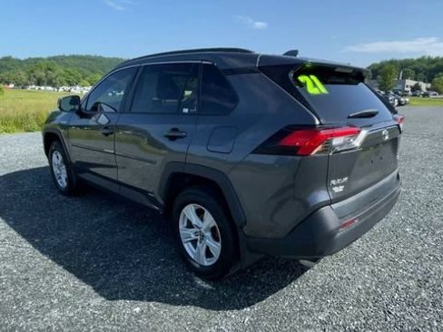 Used 2021 Toyota RAV4 XLE w/ Convenience Package AWD/4WD image 6
