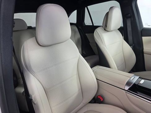 Certified 2025 Mercedes-Benz GLC 350e 4MATIC image 28