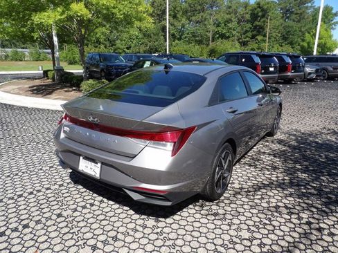 Certified 2023 Hyundai Elantra SEL w/ Convenience Package FWD image 7