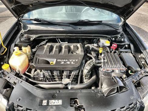 Used 2014 Dodge Avenger SE w/ Blacktop Package FWD image 18
