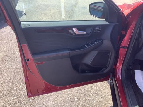 Used 2023 Ford Escape ST-Line Select w/ Tech Pack #2 image 9