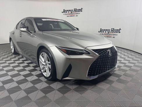 Used 2023 Lexus IS 300 w/ Comfort Package RWD image 5