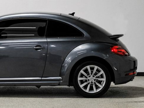Used 2018 Volkswagen Beetle 2.0T S FWD image 11