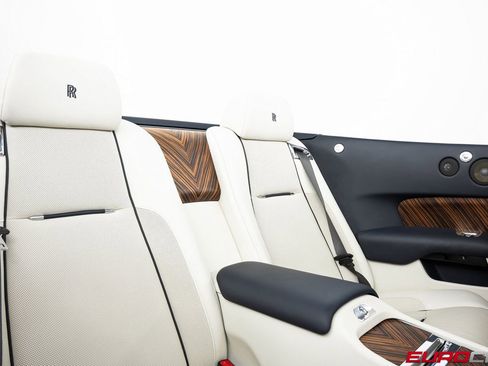 Used 2016 Rolls-Royce Dawn image 36