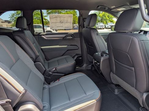 New 2026 GMC Acadia AT4 w/ Luxury Package AWD/4WD image 28