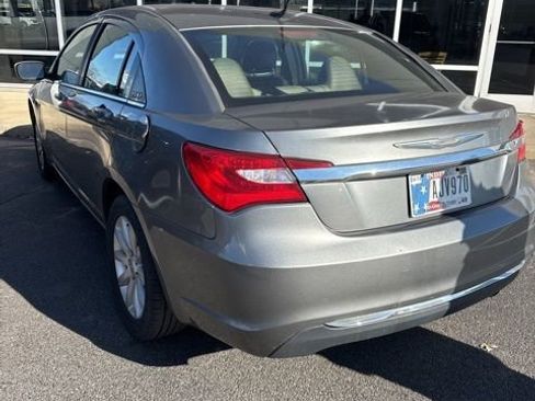 Used 2012 Chrysler 200 Touring image 9