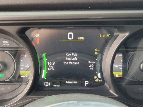 Used 2025 Jeep Wrangler Unlimited Sahara AWD/4WD image 22