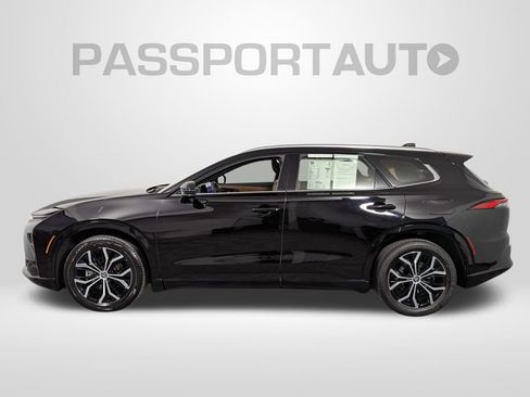 Used 2025 Toyota Crown Signia image 2