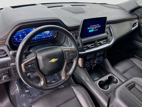 Used 2022 Chevrolet Suburban High Country image 9