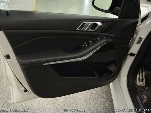 Used 2019 BMW X5 xDrive40i w/ M Sport Package AWD/4WD image 42