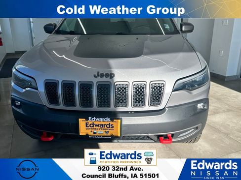 Used 2019 Jeep Cherokee Trailhawk w/ Comfort/Convenience Group AWD/4WD image 4