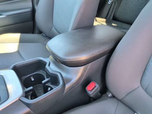 Used 2019 Toyota Highlander XLE AWD/4WD image 21