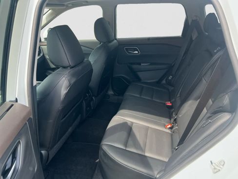 Certified 2021 Nissan Rogue SV w/ Premium Package FWD image 11