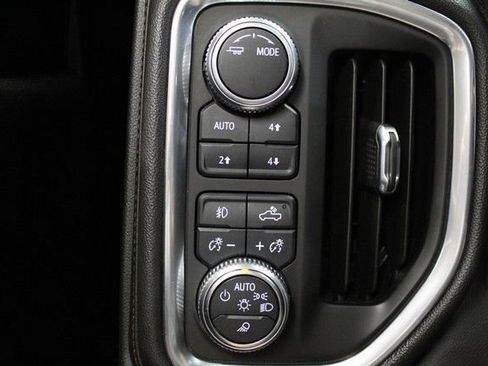 Used 2020 GMC Sierra 1500 AT4 w/ Technology Package AWD/4WD image 22