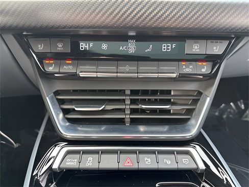 Used 2022 Audi e-tron GT Prestige image 26