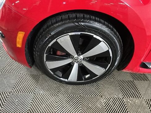 Used 2013 Volkswagen Beetle Turbo FWD image 9