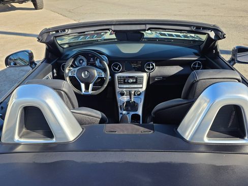 Used 2015 Mercedes-Benz SLK 350 w/ Multimedia Package image 9