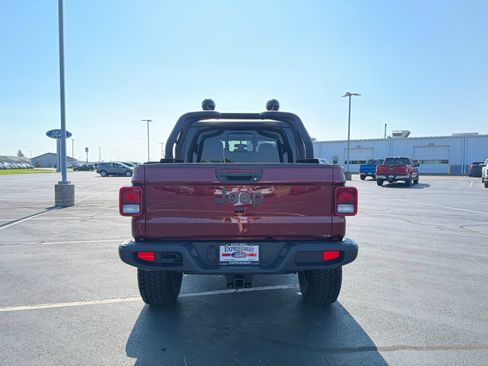 Used 2022 Jeep Gladiator Sport AWD/4WD image 7