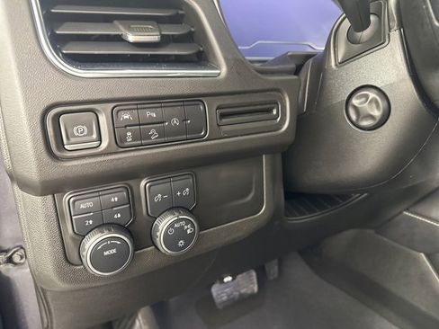 Used 2023 Chevrolet Suburban Premier image 19