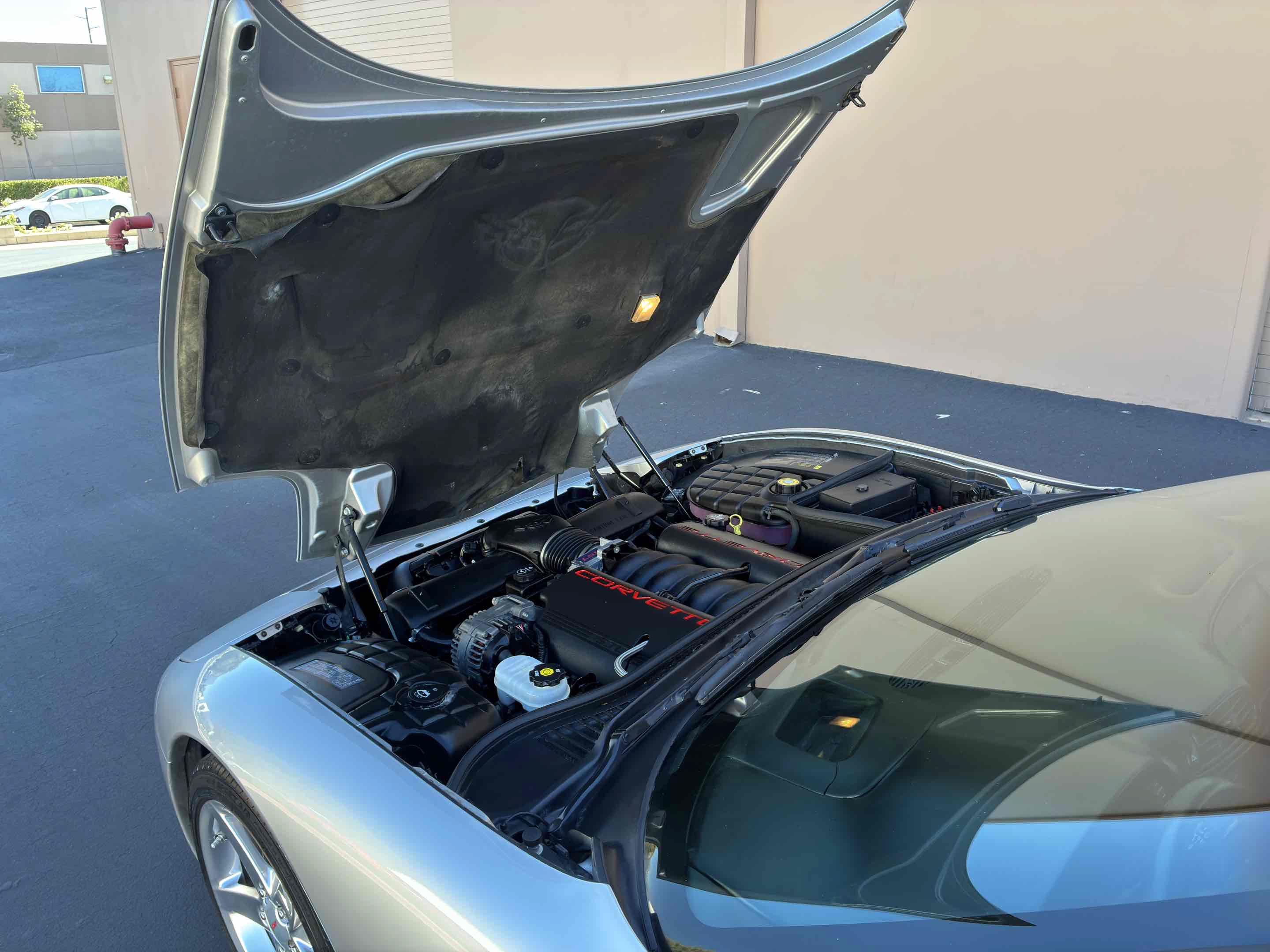 Used 2004 Chevrolet Corvette Coupe w/ Preferred Equipment Group RWD image 39