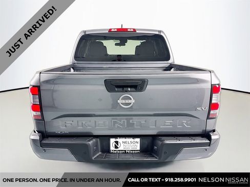Used 2024 Nissan Frontier SV w/ Technology Package RWD image 6