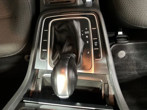 Used 2019 Volkswagen Golf S FWD image 16