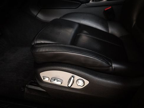 Certified 2023 Porsche Macan AWD/4WD image 14