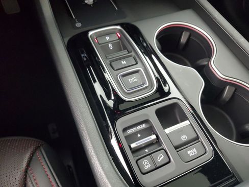 Certified 2025 Honda Pilot Black Edition image 20