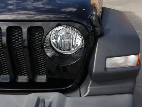 Used 2021 Jeep Wrangler Unlimited Islander image 10