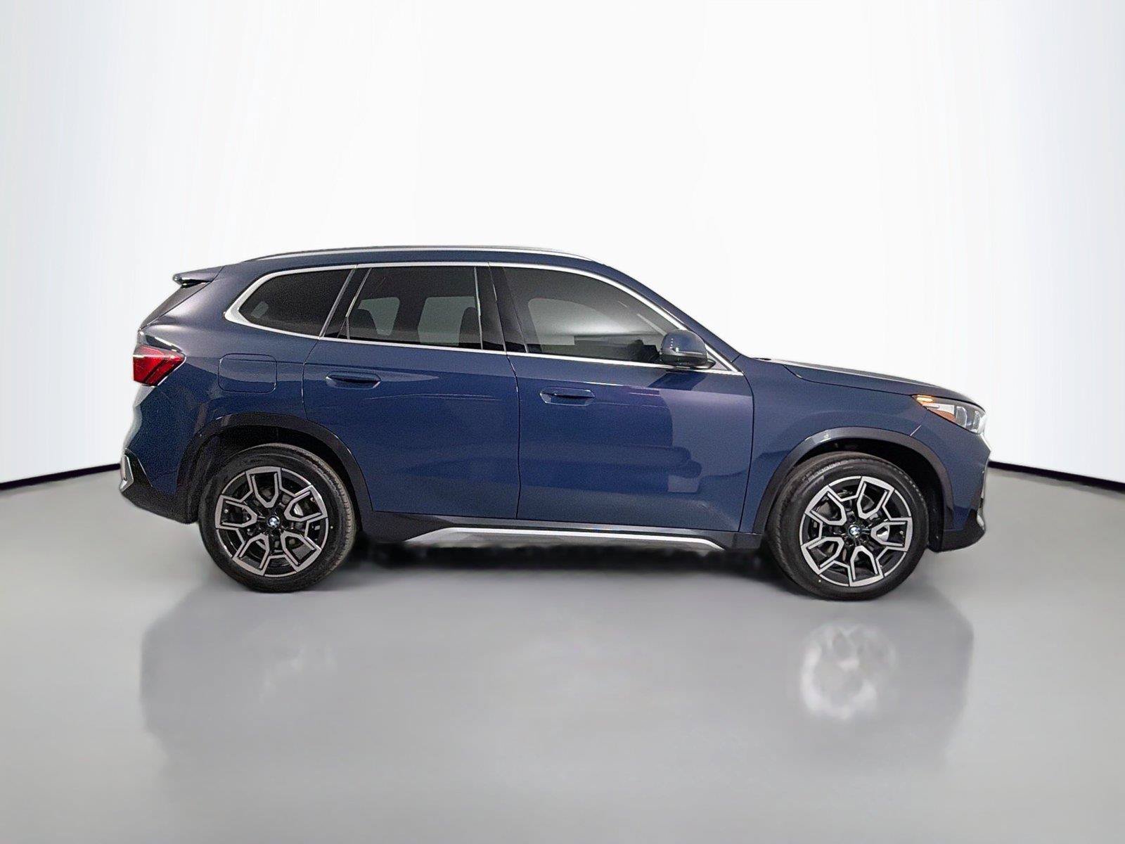 Used 2026 BMW X1 xDrive28i w/ Technology Package AWD/4WD image 4