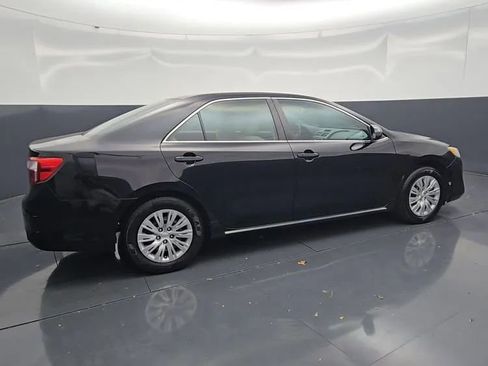 Used 2013 Toyota Camry LE FWD image 11
