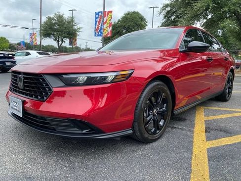 Used 2025 Honda Accord SE image 1