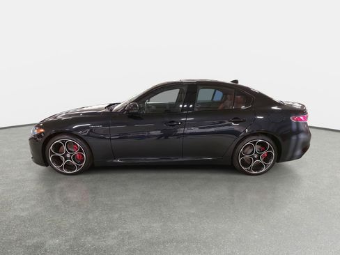 New 2025 Alfa Romeo Giulia w/ Veloce Package Rwd image 8