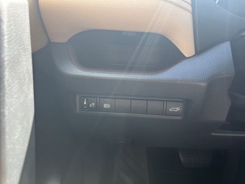 Used 2022 Toyota RAV4 Limited AWD/4WD image 16