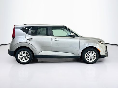 Used 2022 Kia Soul LX w/ Technology Package FWD image 10