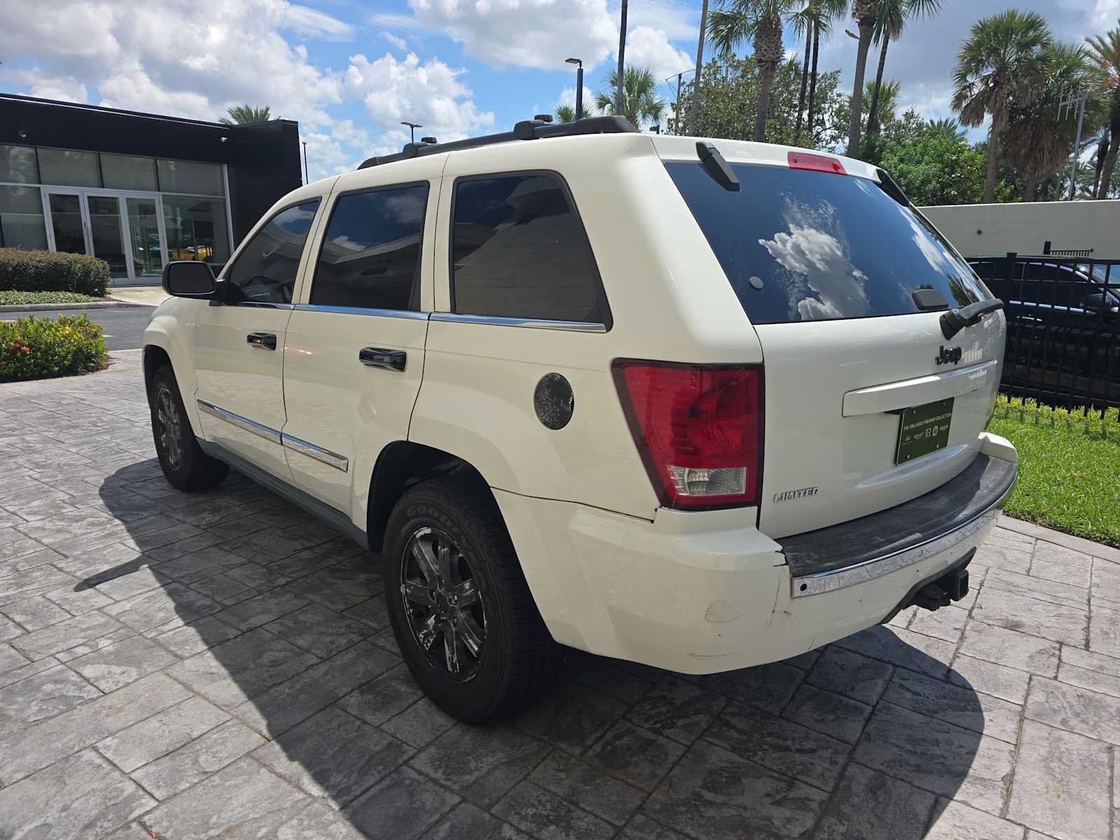 Used 2008 Jeep Grand Cherokee Limited w/ Trailer Tow Group IV RWD image 6