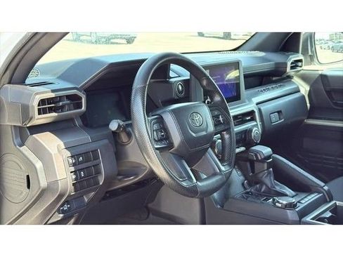 Certified 2024 Toyota Tacoma SR5 AWD/4WD image 10