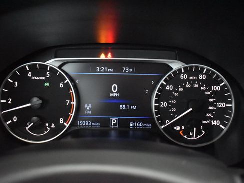Used 2023 Nissan Altima 2.5 SR AWD/4WD image 16