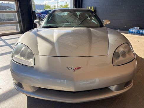 Used 2005 Chevrolet Corvette Coupe w/ Preferred Equipment Group RWD image 4