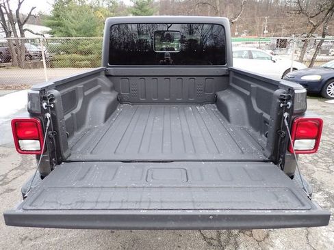 New 2026 Jeep Gladiator Sport AWD/4WD image 6