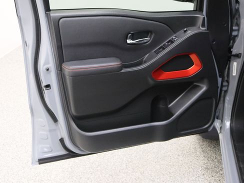 Used 2024 Nissan Frontier Pro-X RWD image 12