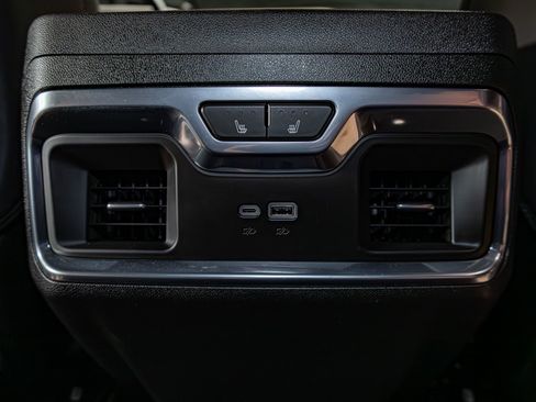 Used 2025 GMC Sierra 2500 Denali Ultimate image 26