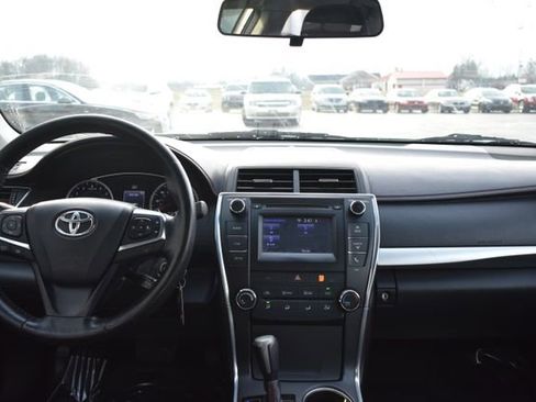 Used 2015 Toyota Camry SE image 31