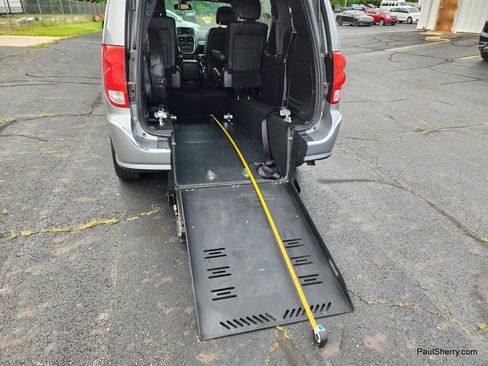 Used 2019 Dodge Grand Caravan GT FWD image 28