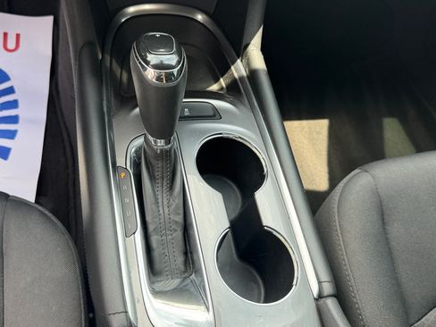 Used 2017 Chevrolet Malibu LT FWD image 17