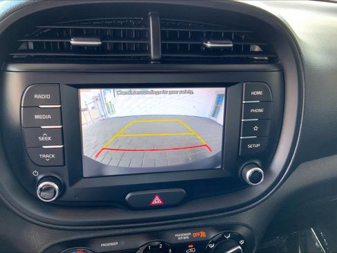 Used 2020 Kia Soul S FWD image 29