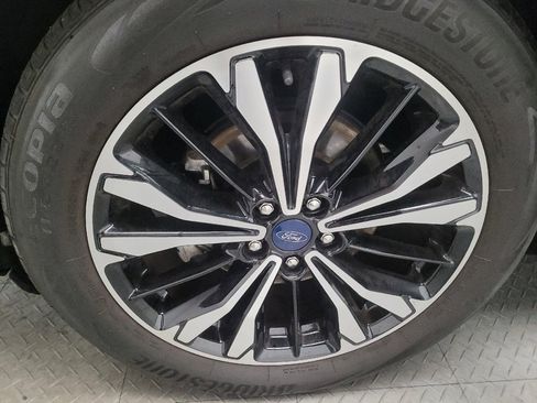 Used 2022 Ford Escape SE w/ SE Sport Appearance Package image 31