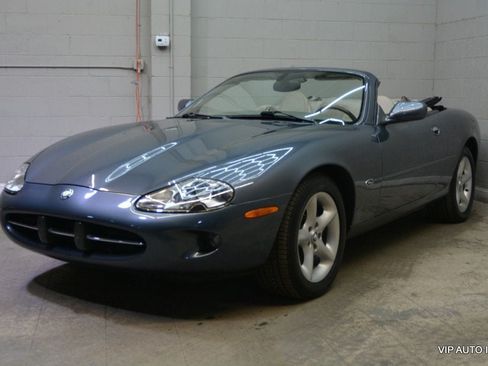 Used 2000 Jaguar XK8 Convertible RWD image 2